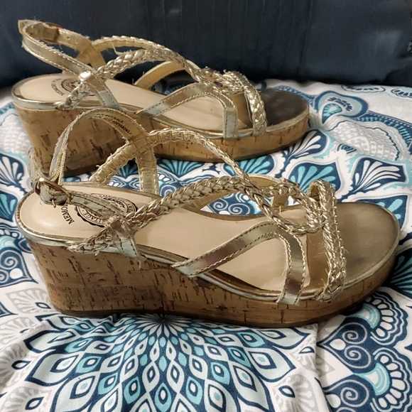 Girl's gold espadrilles - Picture 2 of 5